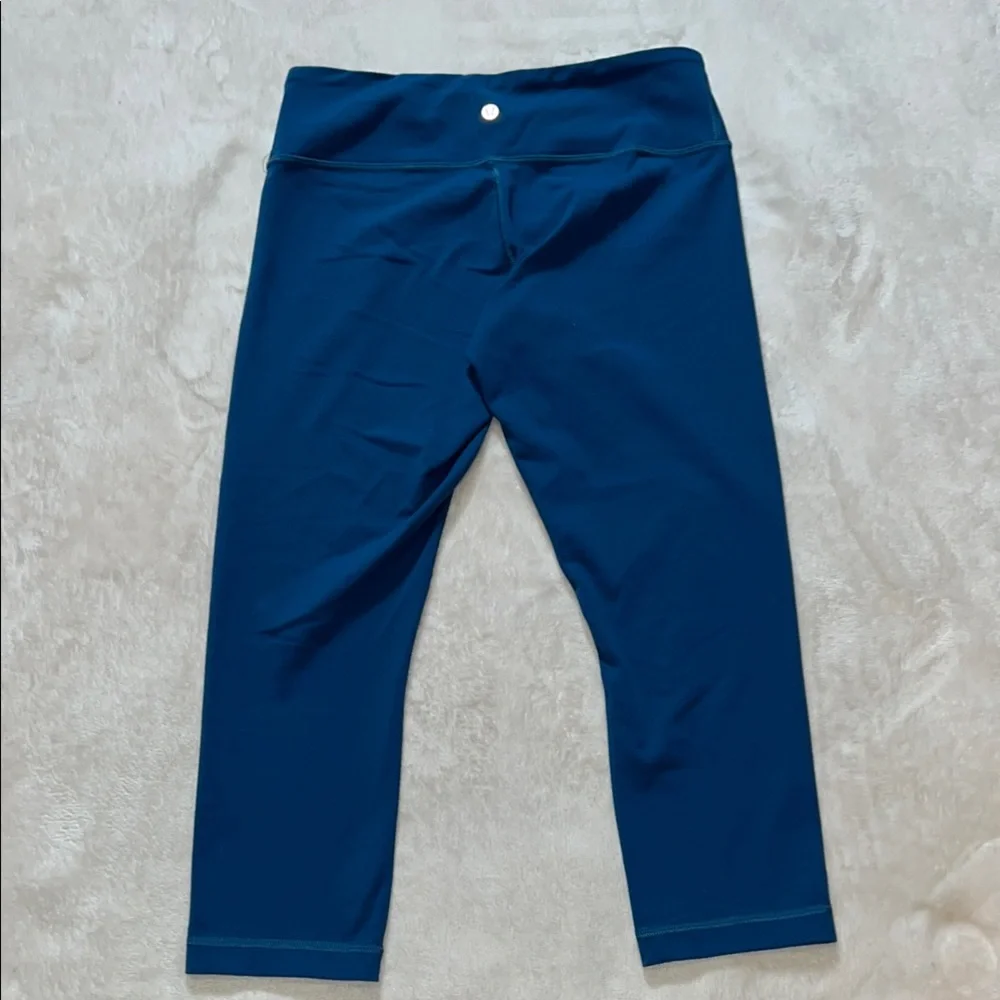 Lululemon Athletica Blue Cropped Leggings Size 8 Women's Gym Yoga Exercise Pants